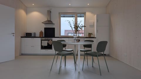 Kitchen or kitchenette, Dining area, kitchen