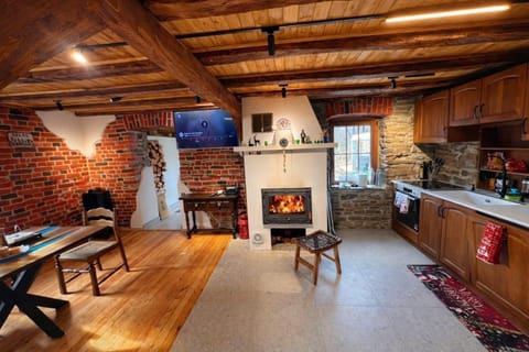 Dining area, kitchen