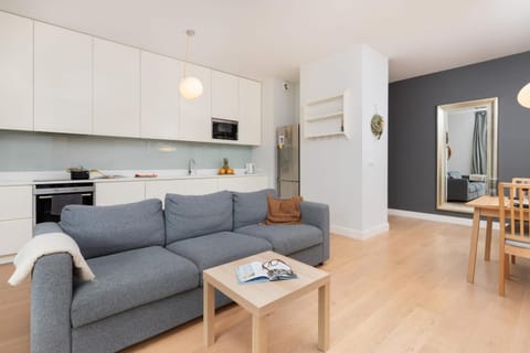 Kitchen or kitchenette, Living room, Seating area, stove
