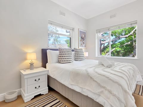 Clovelly 4BR Family Home Minutes from Beaches Bed and Breakfast in Cape Town