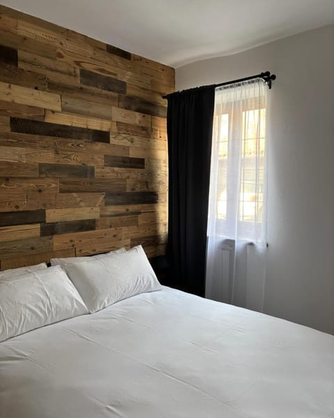 Bed, Night, Photo of the whole room, Bedroom