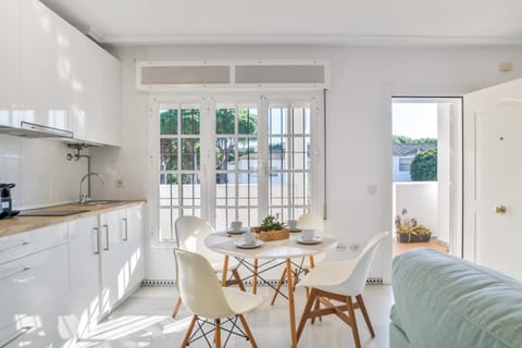 Property building, Kitchen or kitchenette, Living room