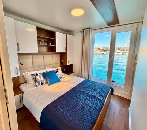 Bedroom, Sea view