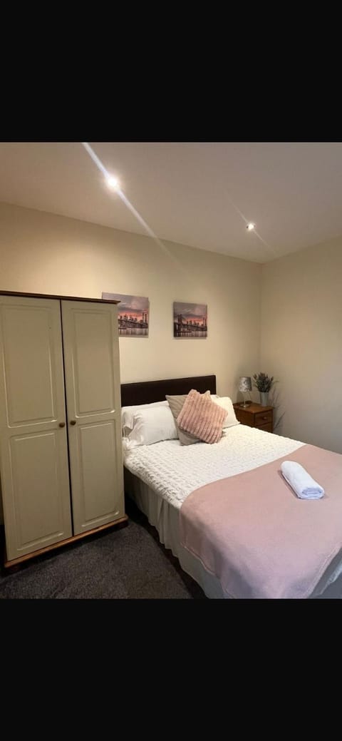 36 flat 1 room 2 Vacation rental in Swansea
