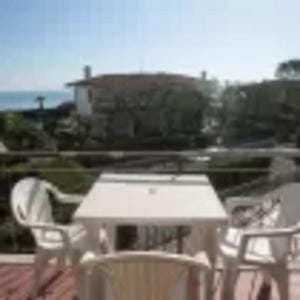 M087 - Marcelli, trilocale con terrazzo al residence Mareverde Apartment in Marcelli