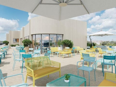Patio, Restaurant/places to eat, Landmark view