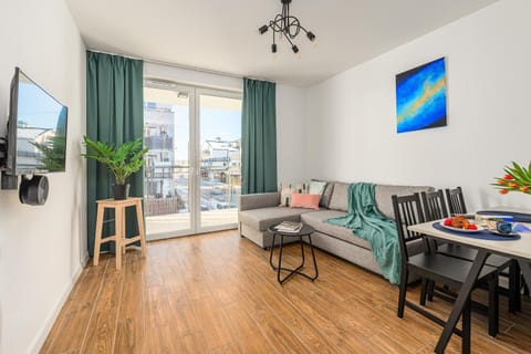 Day, TV and multimedia, Balcony/Terrace, Living room, Seating area, Dining area