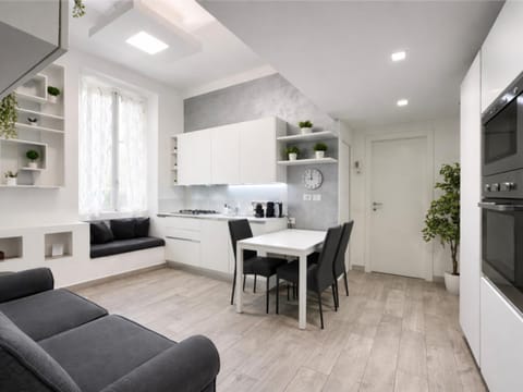 Kitchen or kitchenette, Living room, Seating area, Dining area, Communal kitchen, stove, Internal: Not applicable to any particular room
