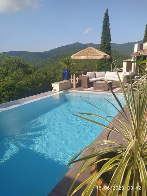 Maison de charme avec piscine dans les cévennes House in Alès