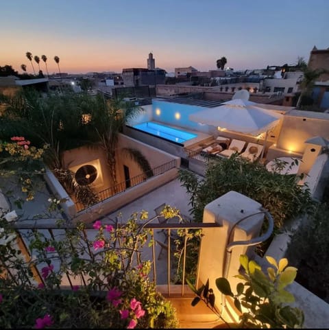 Property building, Swimming pool