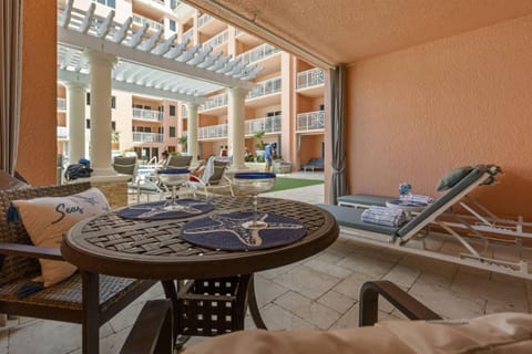 833 Aqualea / Beachfront Resort Clearwater Beach Hotel in Clearwater Beach