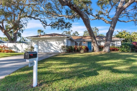 Rosemary's Hacienda House in Largo