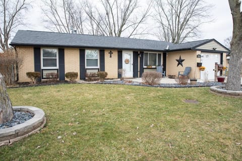 Huber Heights Home w/Hot Tub near Rose Music/WPAFB House in Dayton