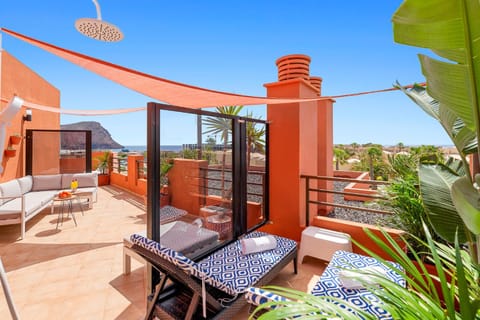 View (from property/room), Balcony/Terrace, Mountain view, Sea view