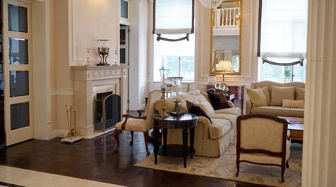 Living room, Seating area, flat iron, internet