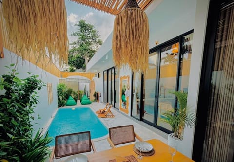 Pool view, Swimming pool
