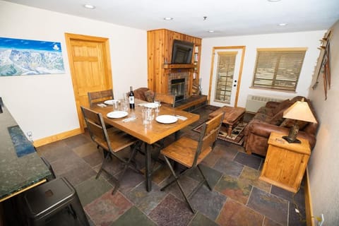 The Meadows-Cozy Family Condo in Kirkwood Deck House in Kirkwood