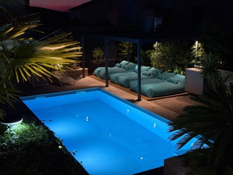 Night, Garden view, Pool view, Swimming pool, sunbed