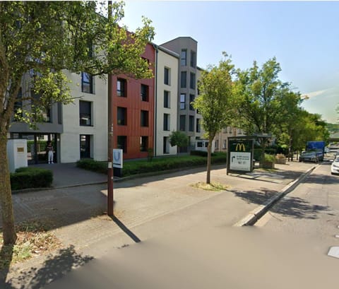 Property building, Street view, Location