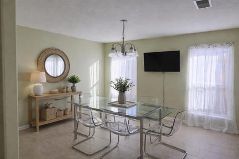 Fresh Crash Pads 4 Hostel in Houston