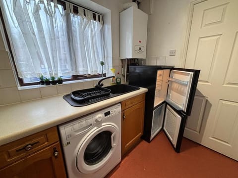 Budget Carlisle Home for 4 with Parking & Garden Apartment in Carlisle