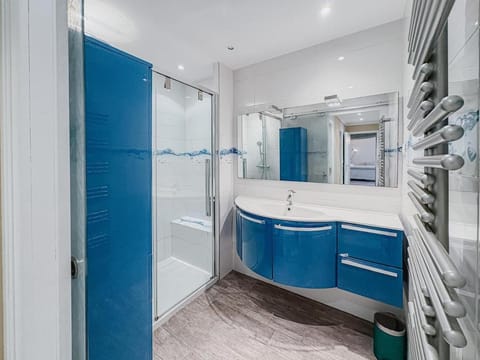 Luxury setting with private pool Apartment in Antibes