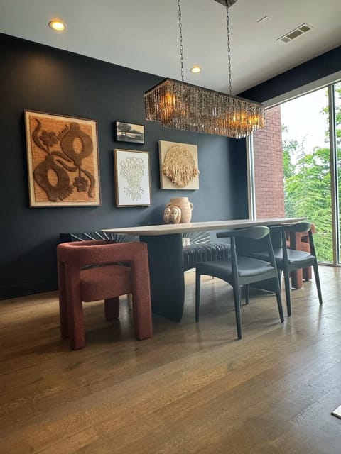 Luxe Modern 4 bdrm45bath w Private poolSleeps 8 House in North Druid Hills