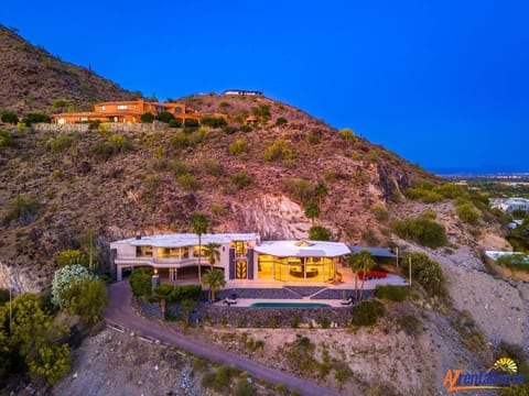 Property building, Day, Natural landscape, Bird's eye view, Mountain view, Swimming pool