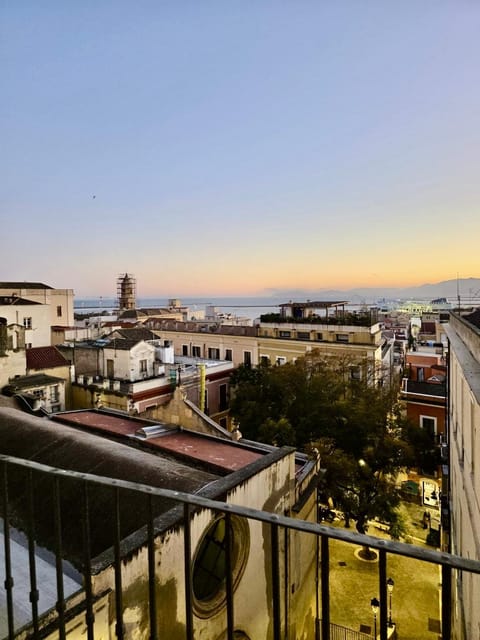 Balcony/Terrace, City view, Landmark view, Mountain view, Sea view, Sunset, Quiet street view