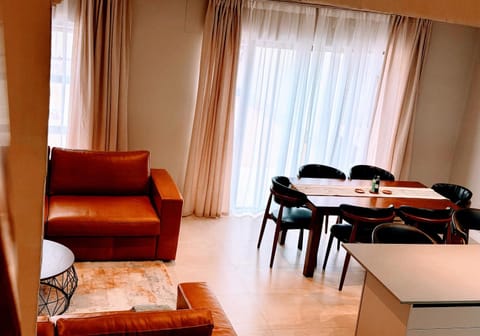 Seating area, Dining area