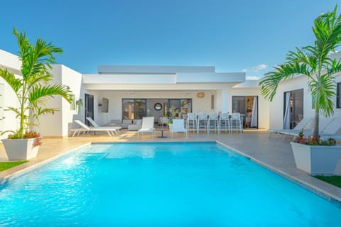 Property building, Swimming pool, Swimming pool