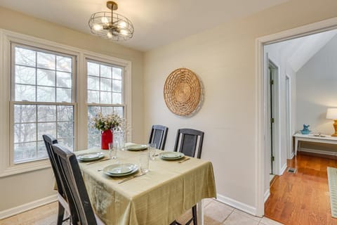 Knoxville Farmhouse Retreat! Easy Access to Town Apartment in Farragut