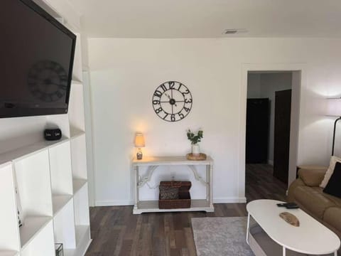 2 bedroom, 1 bath in Downtown Brooksville Apartment in Brooksville