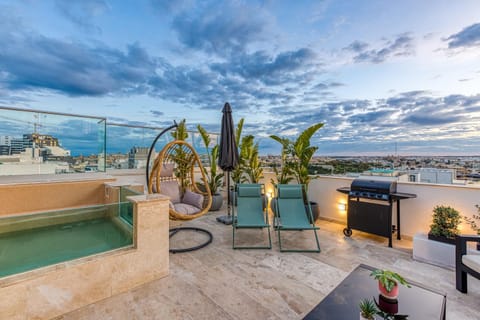 BBQ facilities, View (from property/room), Balcony/Terrace, Seating area, Swimming pool, sunbed