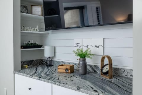 Riverfront Condo Super Conveniently Located Apartment in Townsend