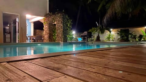 Night, Pool view