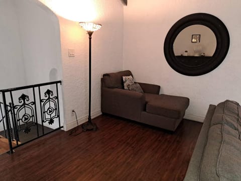 3 bedroom plus 2 baths in Beverly hills Apartment in Beverly Hills