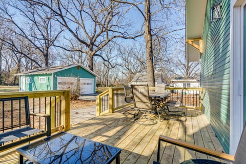 Less Than 1 Mi to MSU! Updated Springfield House with Deck House in Springfield