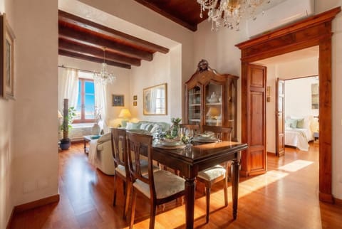 Communal lounge/ TV room, Living room, Seating area, Dining area