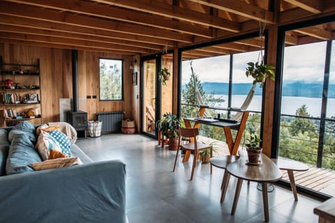 Balcony/Terrace, Living room, Seating area, Lake view