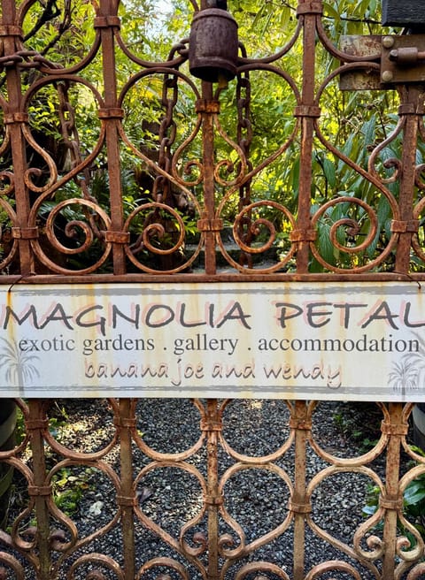 Magnolia Petal Accommodation Bed and Breakfast in Galiano Island