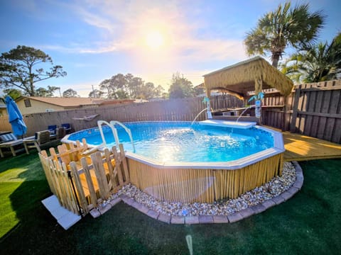 Hot Tub, Pool view, Swimming pool
