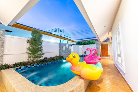 Property building, Pool view, Swimming pool