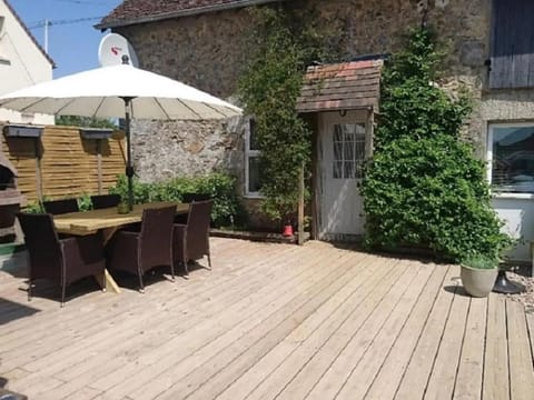Property building, Patio, BBQ facilities, Garden, Balcony/Terrace, Balcony/Terrace, Dining area