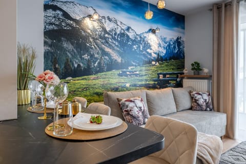 Living room, Seating area, Dining area