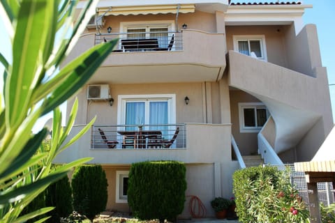 Facade/entrance, Garden