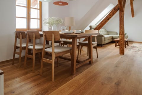Living room, Seating area, Dining area