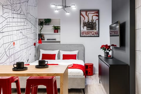 Bed, TV and multimedia, Living room, Photo of the whole room, Seating area, Dining area, Bedroom