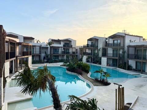 Pool view, Swimming pool