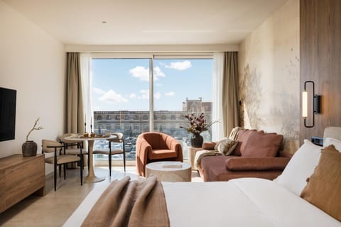 Bed, View (from property/room), Living room, Photo of the whole room, Seating area